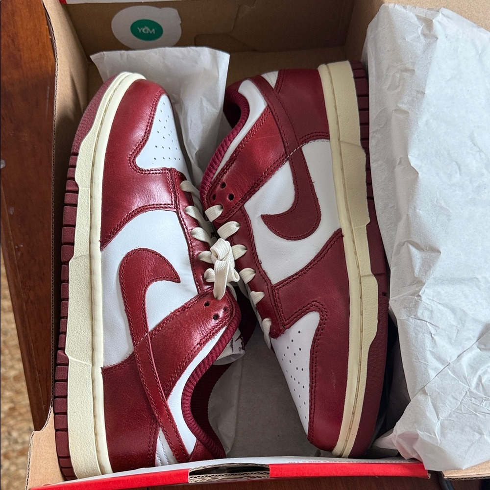 DUNKS Nike White and Burgundy Low-Top Sneakers NIB Sz W 8 M 6.5